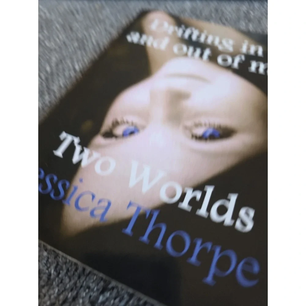 Drifting in and out‎ of my Two Worlds Jessica Thorpe Selective Mutism Paperback